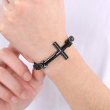 Bracelet croix  – un rappel silencieux, un acte de foi Bijou tendance et symbolique à porter au quotidien. Ce bracelet élégant en acier inoxydable allie style moderne et force spirituelle. Idéal comme idée cadeau ou accessoire mode affirmé.

